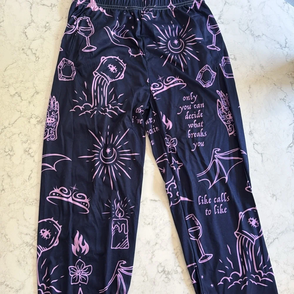 NWOT Bookish A Court of Thorns & Roses Pajamas - Picture 3 of 5